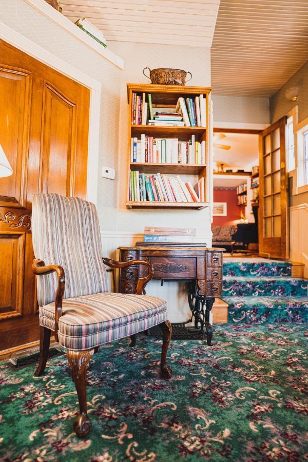 Yelton Manor Bed And Breakfast South Haven Eksteriør billede