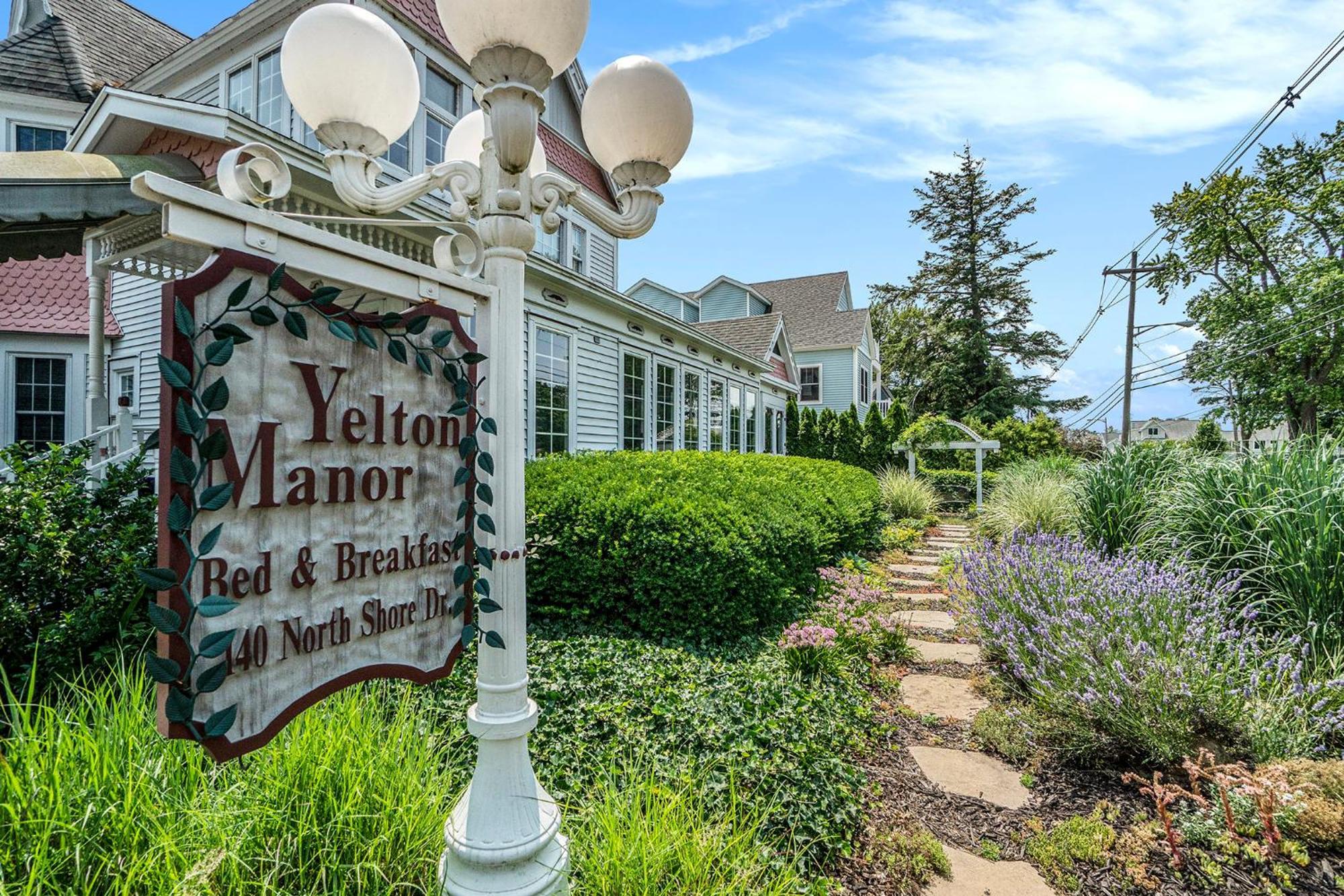 Yelton Manor Bed And Breakfast South Haven Eksteriør billede
