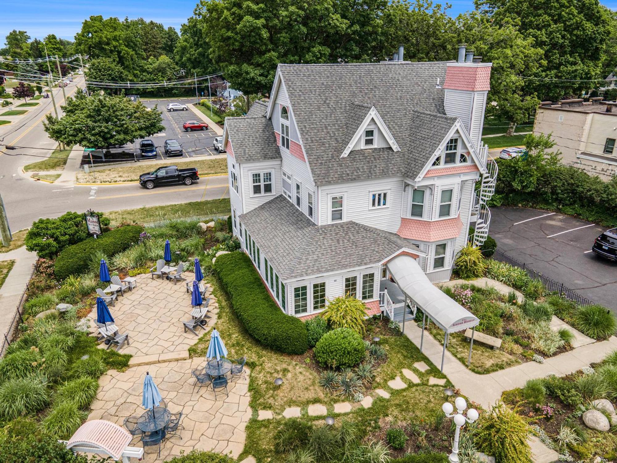 Yelton Manor Bed And Breakfast South Haven Eksteriør billede